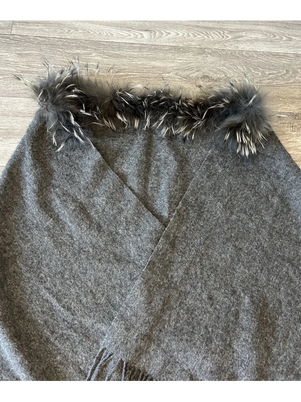 Vintage Gray Wool Ruana Shawl Cape Fox Fur Trim Collar Fringe Wrap OS Luxury